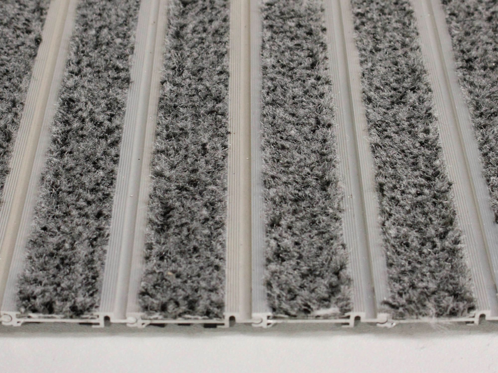 Modèle Insertion de tapis a filament de poils