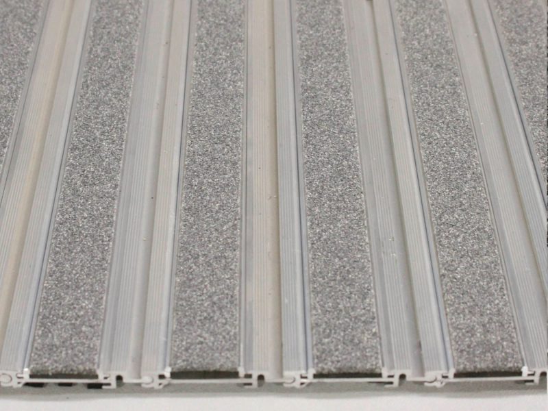 Modèle Insertion d'aluminium abrasif