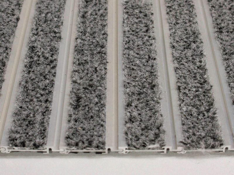 Modèle Insertion de tapis a filament de poils